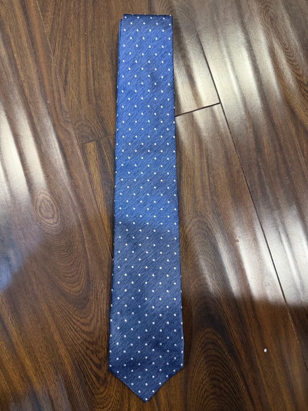 Bloomingdale’s Men’s Tie - Made in Italy - Blue and white